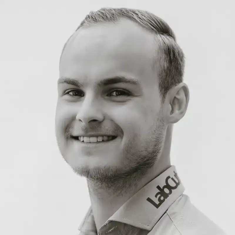 Oliver Kondrup - Salg & Montering hos LabCut